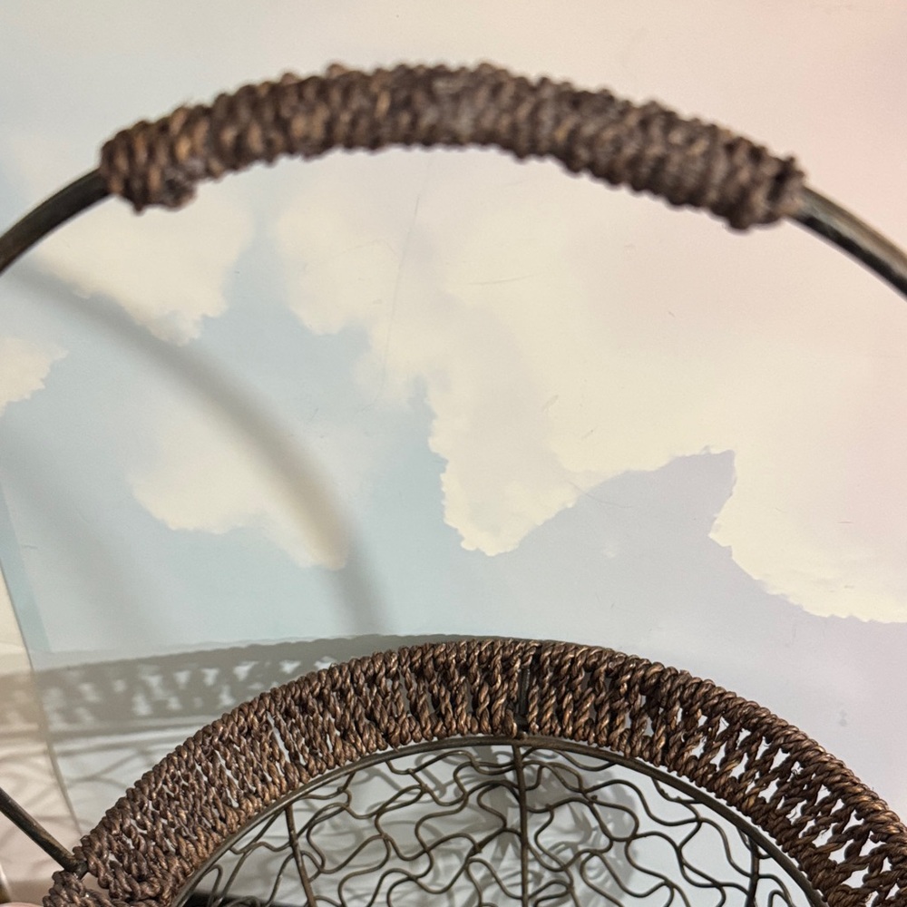 Decorative French-style wire storage basket - Picture 3 of 8